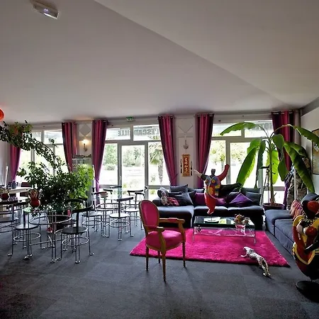 Hotel L'escadrille 2*