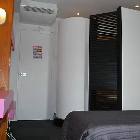 L'escadrille Hotel Mérignac